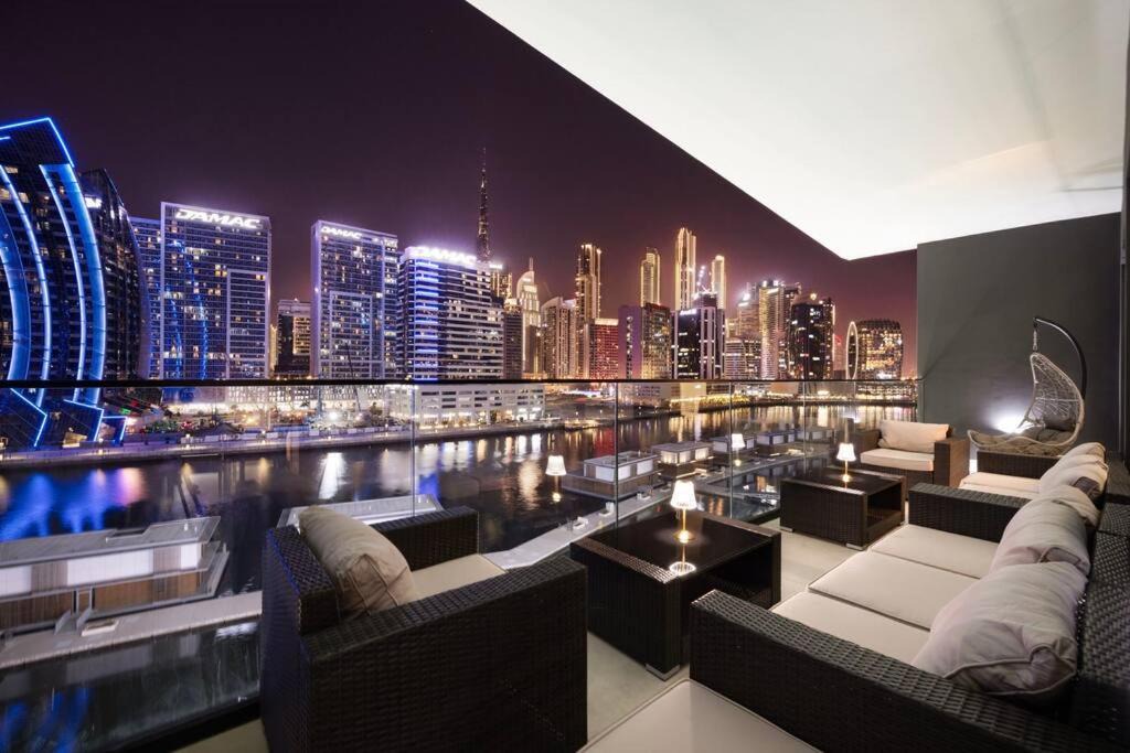 Business Bay Apartment | Lux Apartment with huge private Lounge I Burj & Canal View