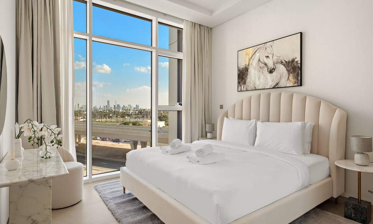 Jumeirah Lake Towers Apartment | Luxurious 1 BD in JLT with Modern Amenities