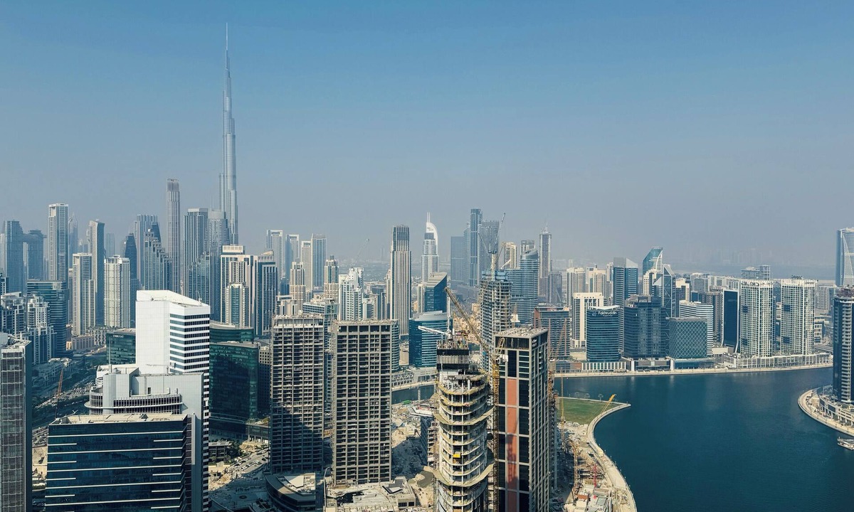 Business Bay Apartment | Luxurious Stunning Home in Sky Just 15 minutes to Burj Khalifa and Dubai Mall