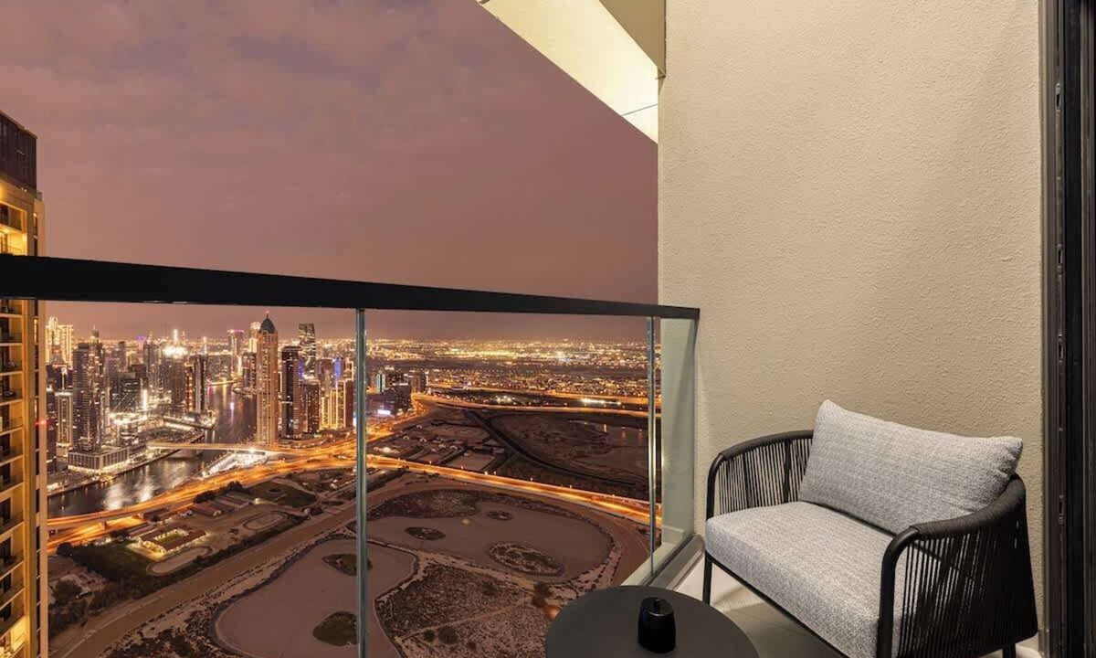 Sheikh Zayed Road Apartment | Luxury 3BDR in Business Bay - Canal Views