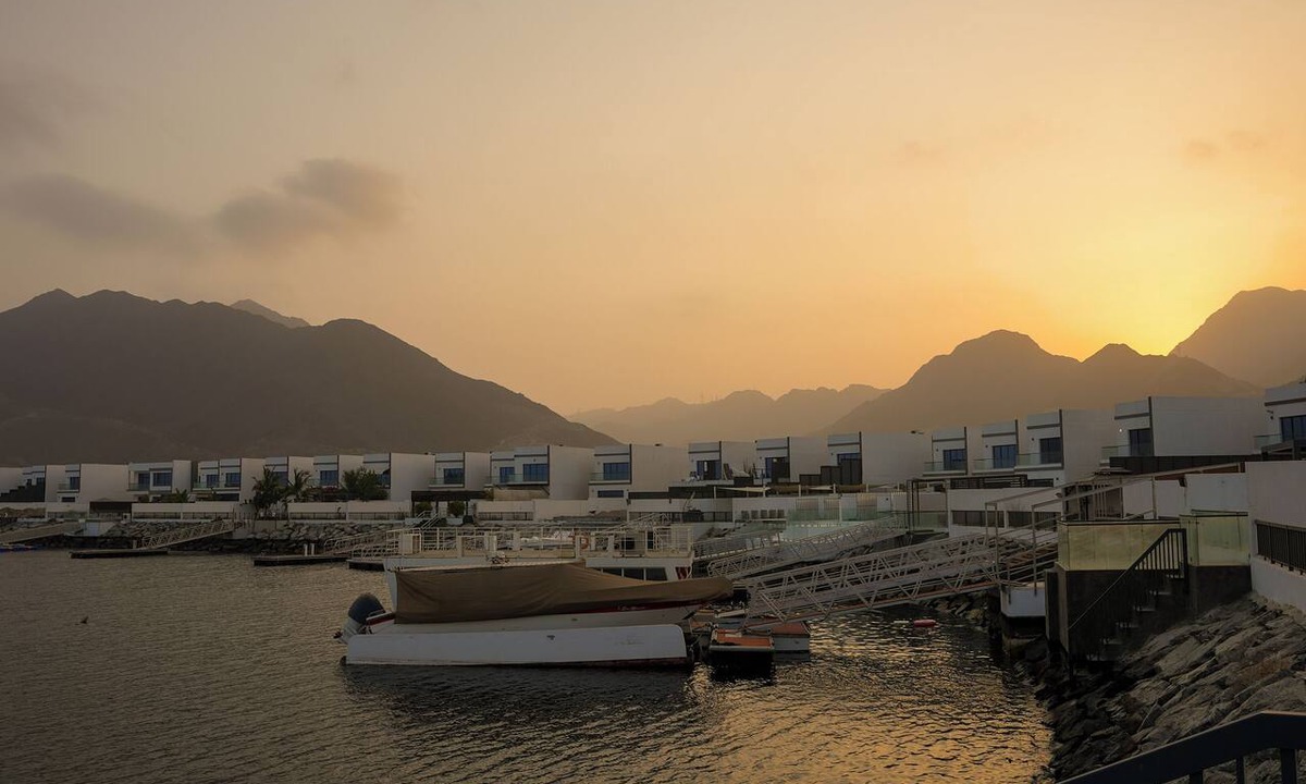 Sharm Villa | Luxury 3BR Villa with Majlis, Marina & Mountain View, Sleeps 9, Al Dana Villa