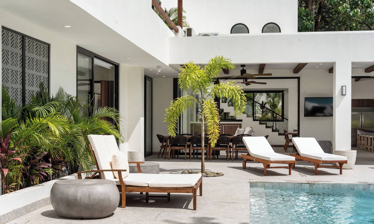 Playa Grande House | Luxury 7-Suite Villa in Playa Grande Steps to Beach | Pool & Lounge | Free Surfboards & Bikes