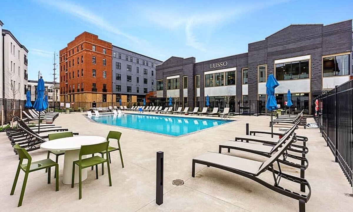 Italian Village Apartment | Luxury Italian Village | 3Bed | Pool, Gym, Parking, Patio