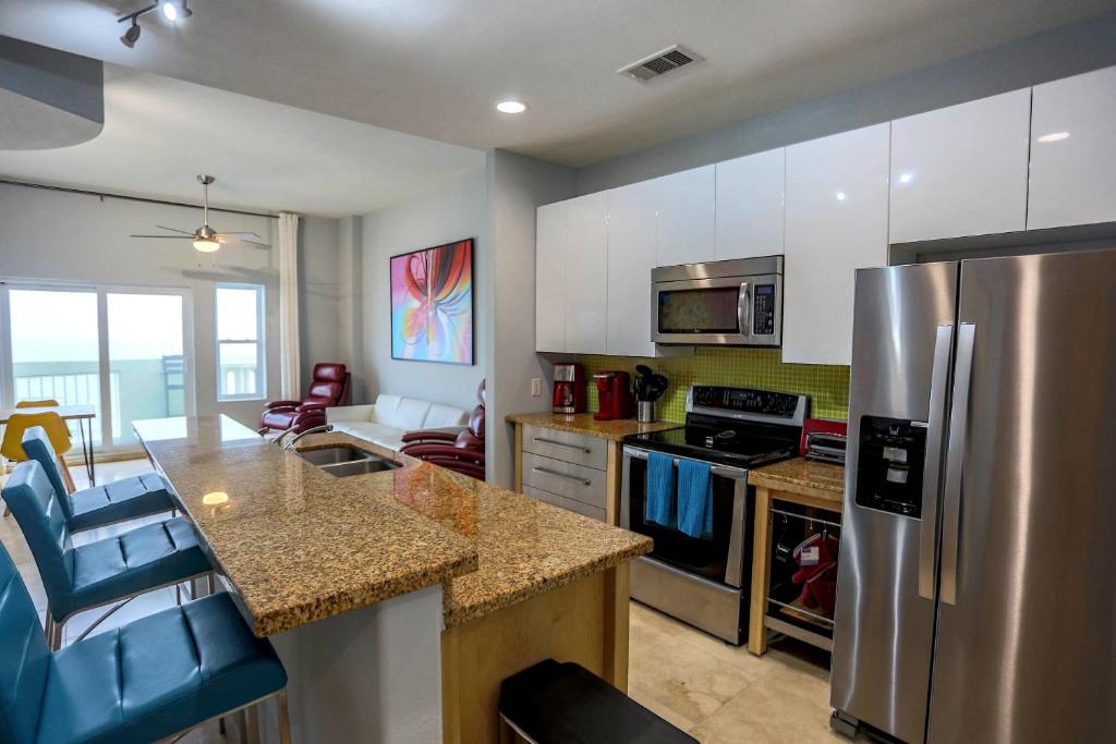 Galveston Apartment | Luxury Oceanfront Condo in Ocean Grove