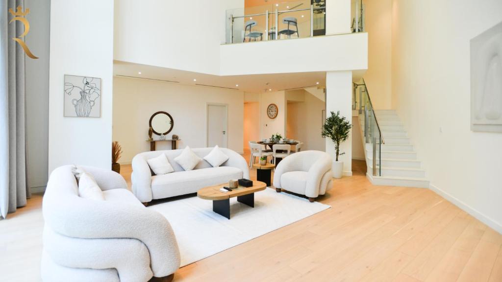 Saadiyat Cultural District Apartment | Modern 3BR with Maids Room - Luxe Seaside Retreat