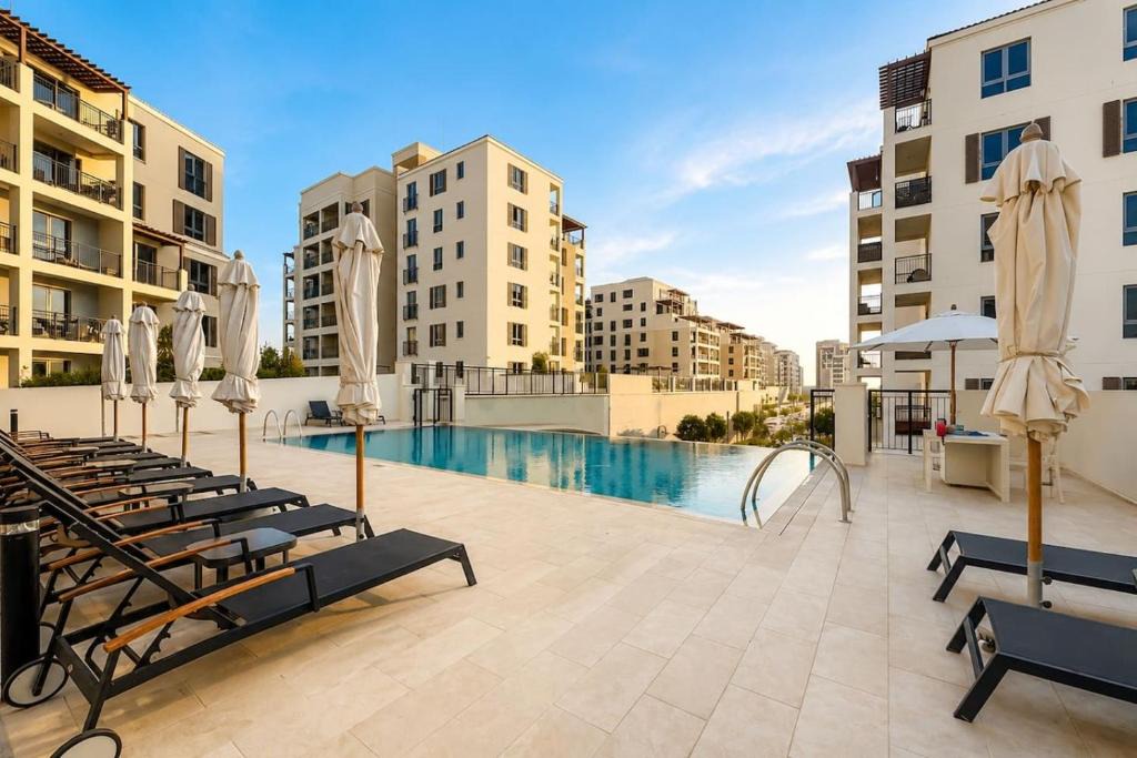 Dubai Apartment | Modern Bright 2BR Sea View with Pool and Beach Access