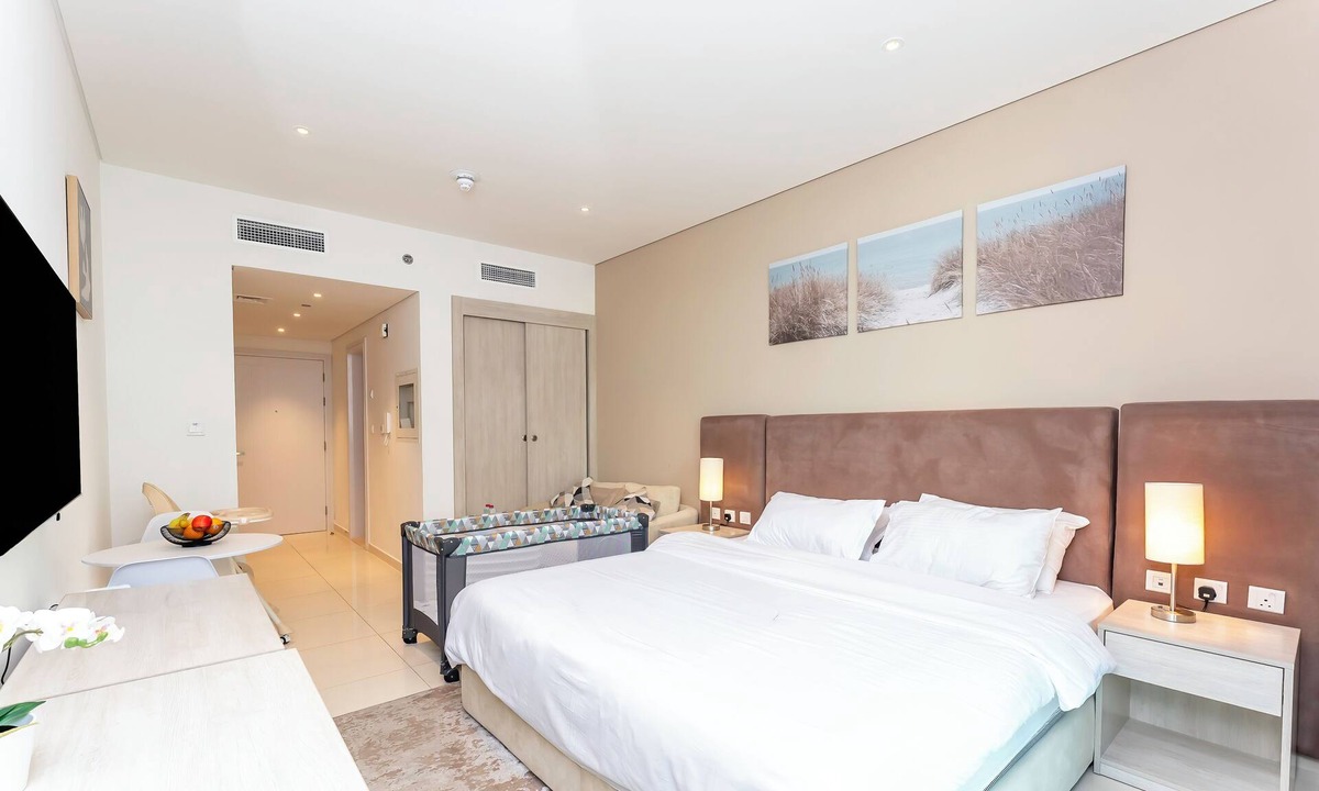 Palm Jumeirah Apartment | Modern studio in Seven Palm, pool and beach