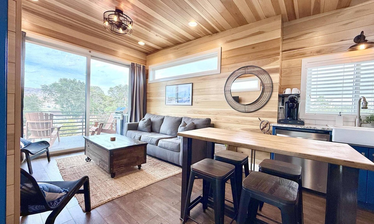 Escalante House | Modern Tiny Loft Near Grand Staircase, Utah Views!