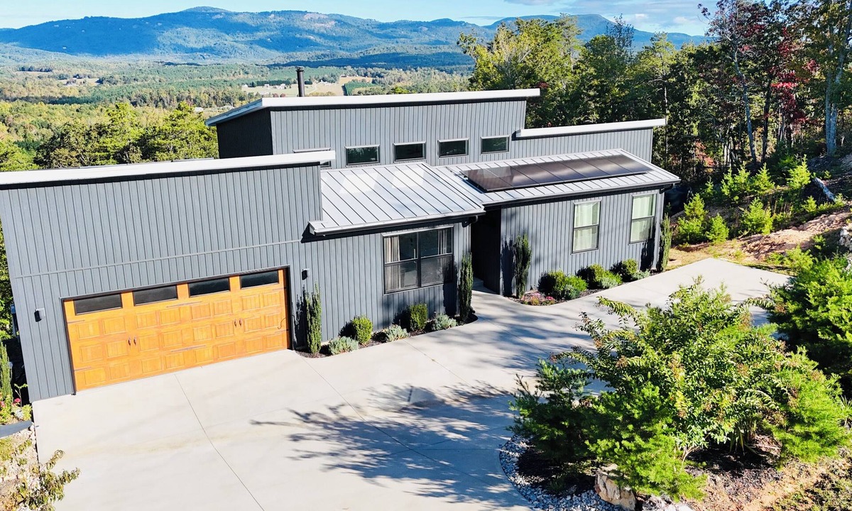 Tigerville House | Mountain View + Hot Tub + Sauna