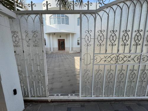 Al Ghubrah Ash Shamaliyyah House | Muscat Hostel Near Airport