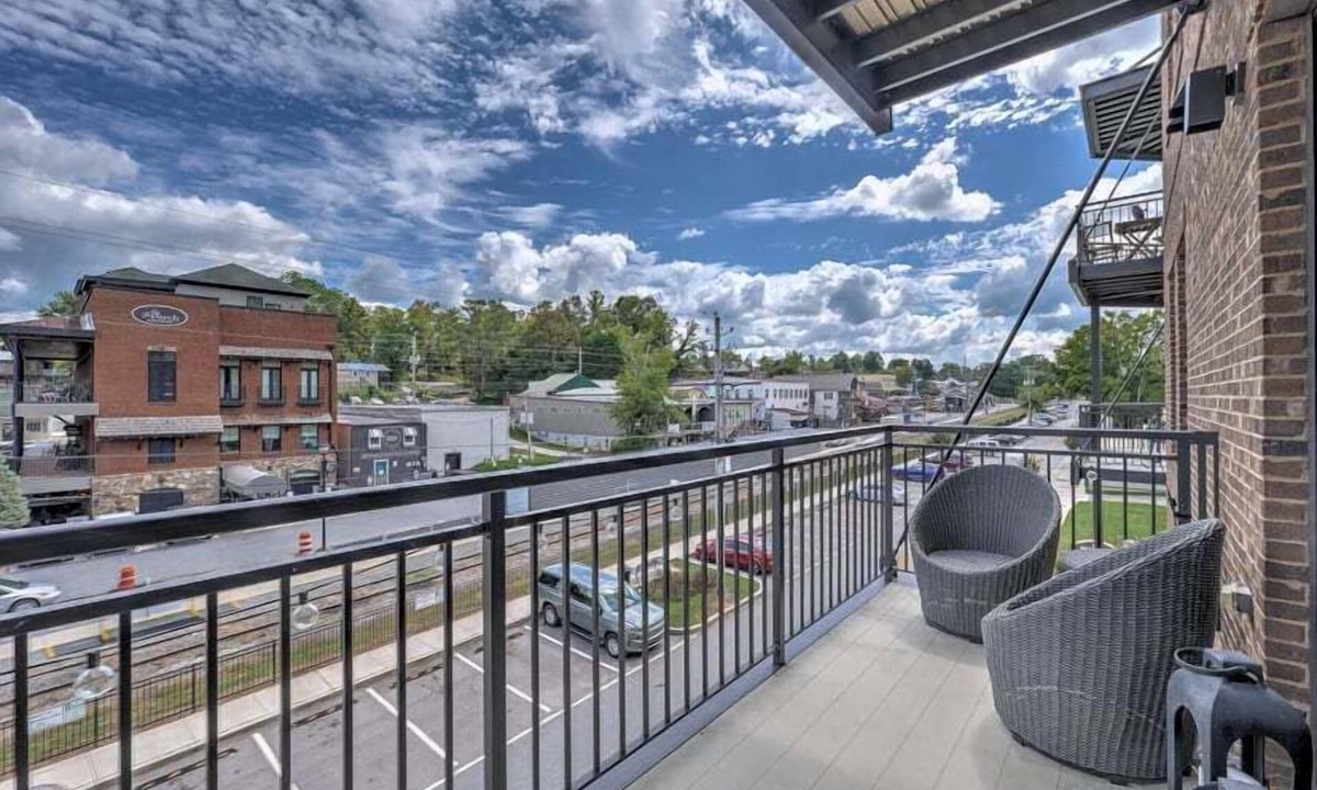 Blue Ridge Condo | Nest on West - Small town charm | Downtown Condo | Walk to shops