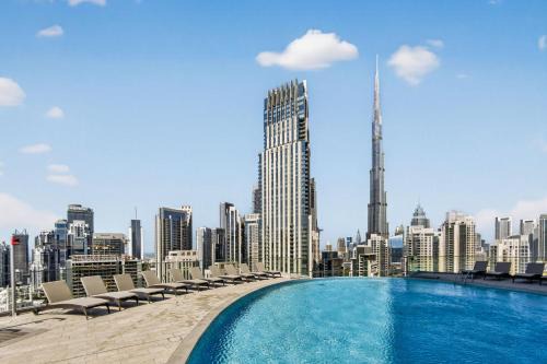 Downtown Dubai Apartment | New Downtown Bldg Near Burj View with Infinity Pool and SkyGym