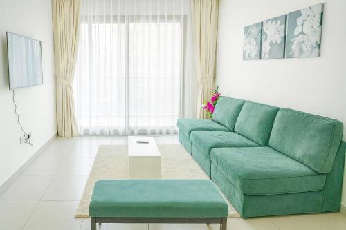 Al Barsha Apartment | New Large 2BR Apt Sleeps 10 Adults with Pool Gym Parking and Wifi
