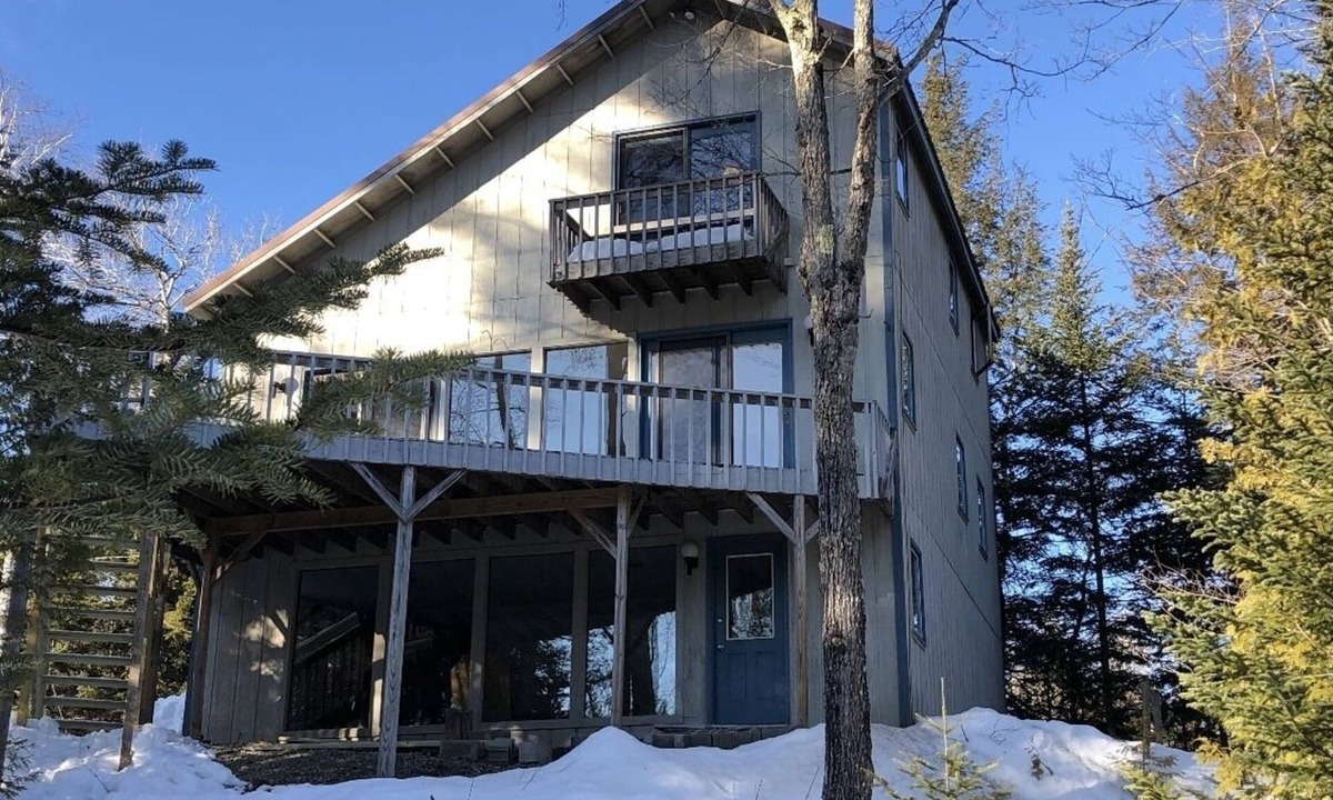 Carrabassett Valley House | On the shuttle bus route and private house without neighbors!