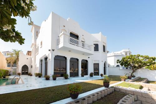 Palm Jumeirah House | Palm Jumeirah - Property Advisers