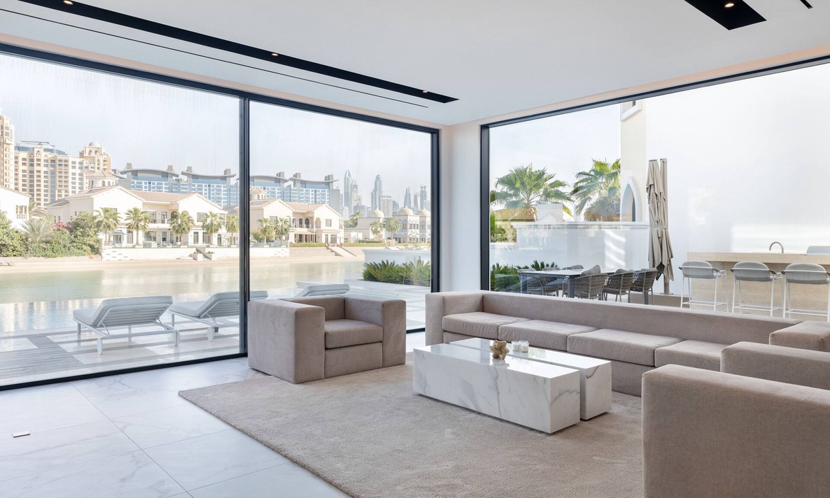 Palm Jumeirah Villa | Palm Paradise- 5BR Villa - Infinity Pool
