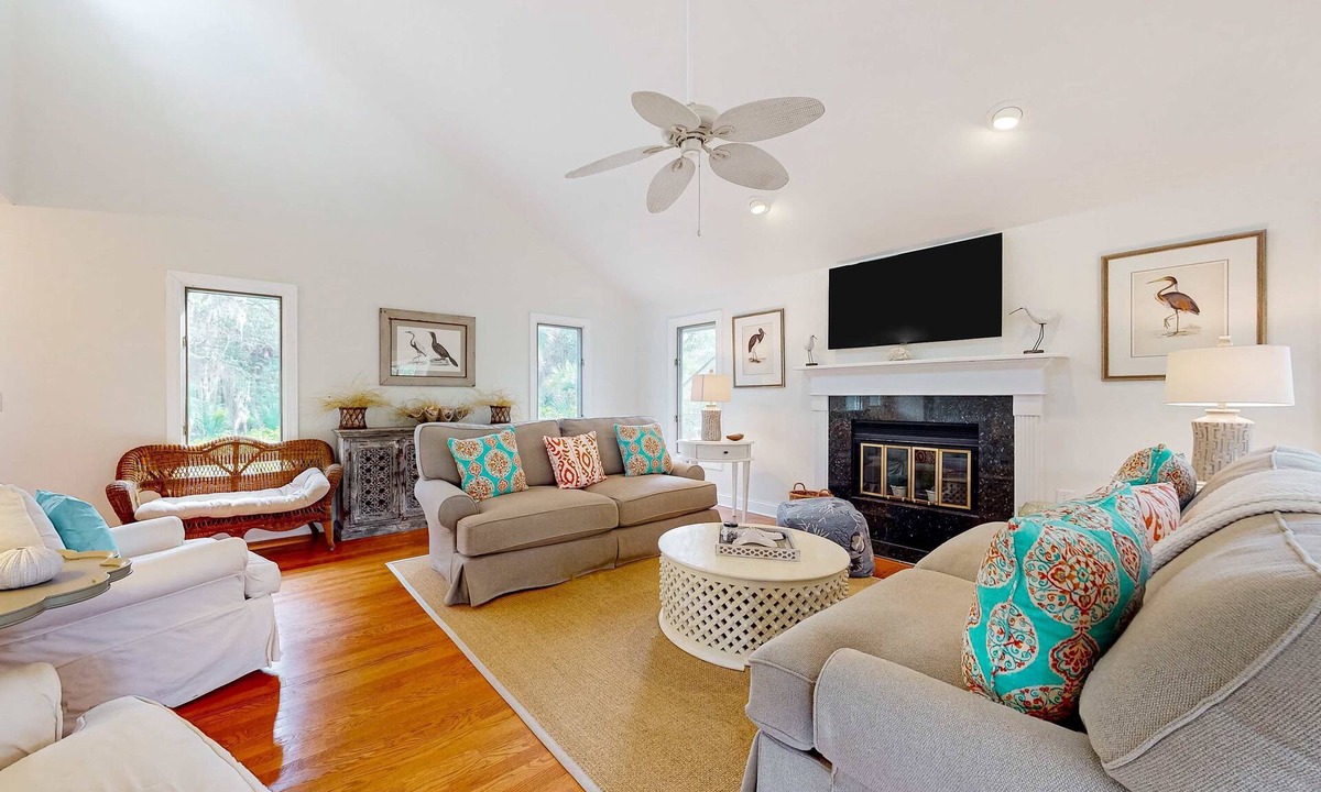 Vanderhorst Plantation House | Peaceful Island Escape by Osprey Point | Close to Golf, Bikes & Beach