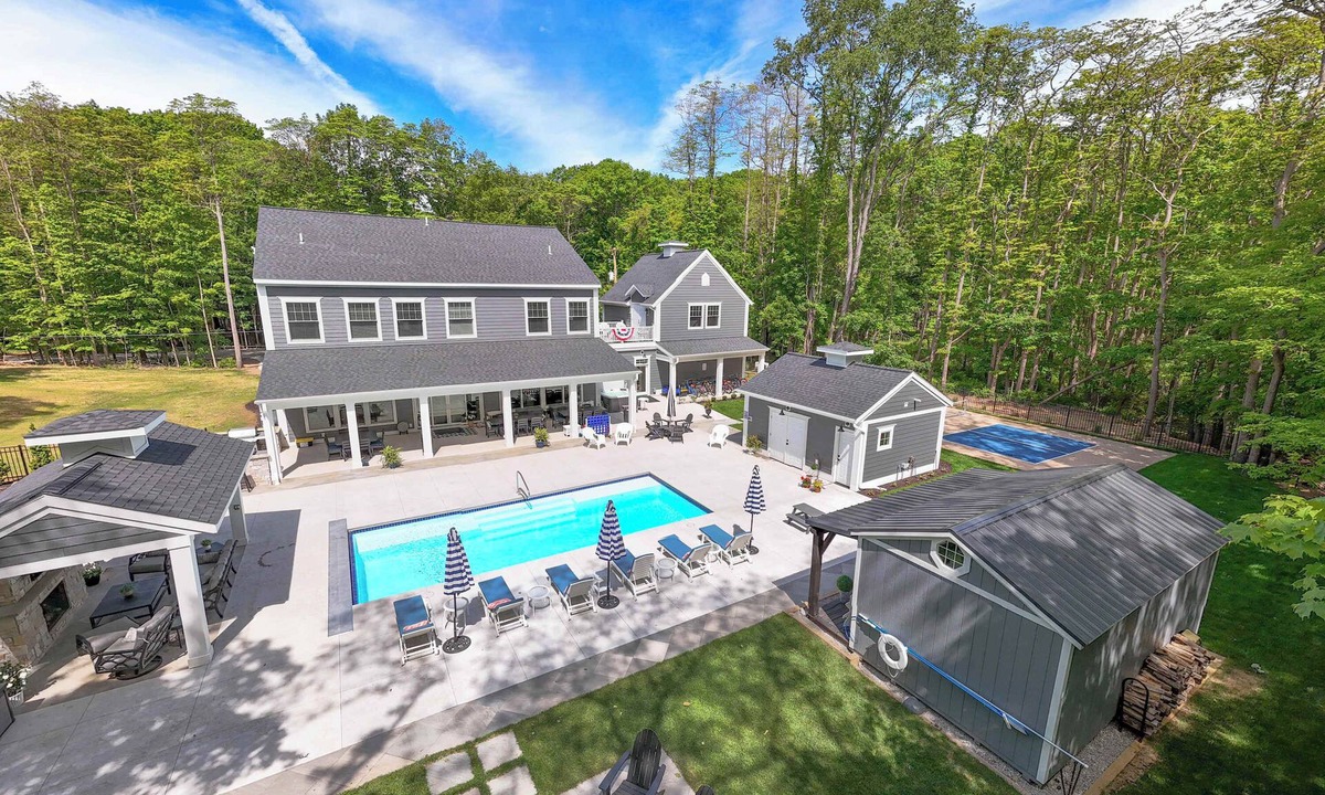 Fennville House | Pier Cove Estate - Pool, Pickleball, Hot Tub, Firepit - Sleeps up to 23