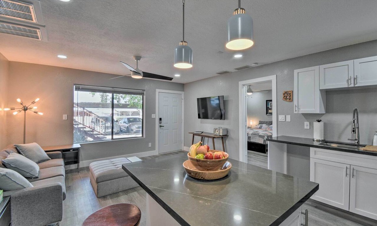 Apache Junction Condo | Pool! Couples Haven 1 Mi to Dtwn Apache Junction