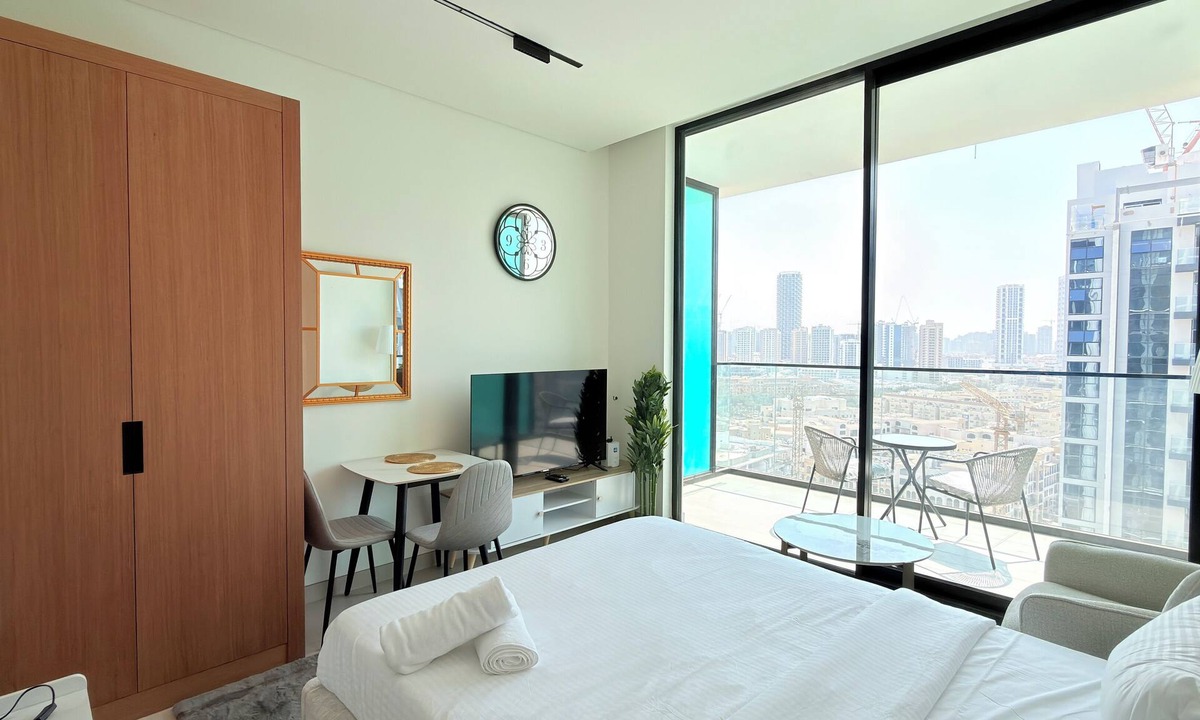 Jumeirah Village Circle Hotel | Premium Studio In Jvc Bazr
