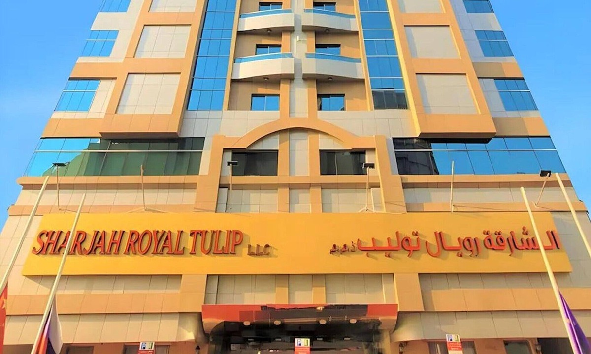 Sharjah House | Presidential Luxury Studio Suite with Jacuzzi