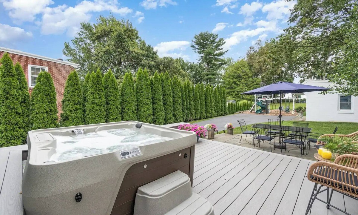 Bausman House | Quaint & Convenient Lancaster Farmette w/Hot Tub