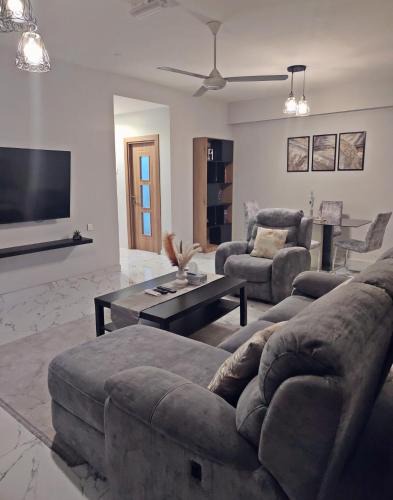Qurm Apartment | Qurum Serenity: 2-BR in Muscat