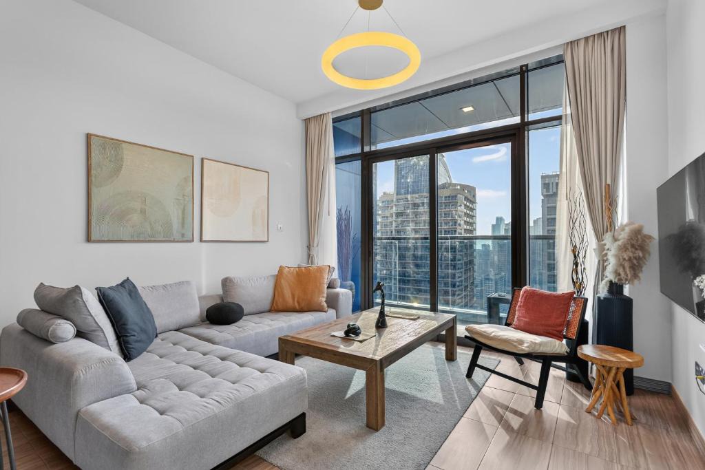 Jumeirah Lake Towers Apartment | Relaxing City Escape in JLT
