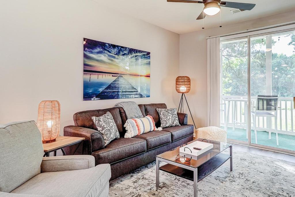 Carolina Forest Hotel | River Oaks 7H