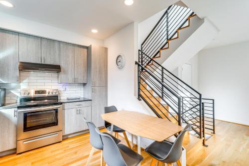 University District House | Rooftop Patio! Retreat By UW, 6 Mi to Lumen Field