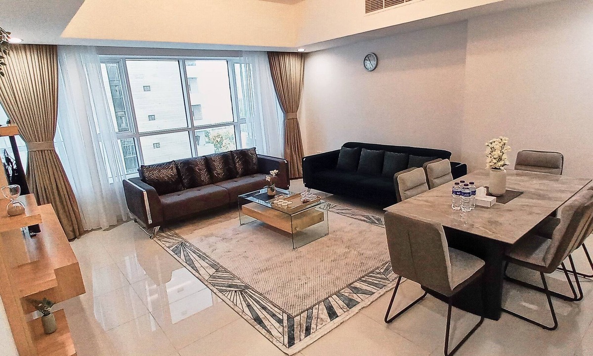 Al Danah Apartment | Royal Home Deluxe Apartments, Beach View, 5min to Corniche