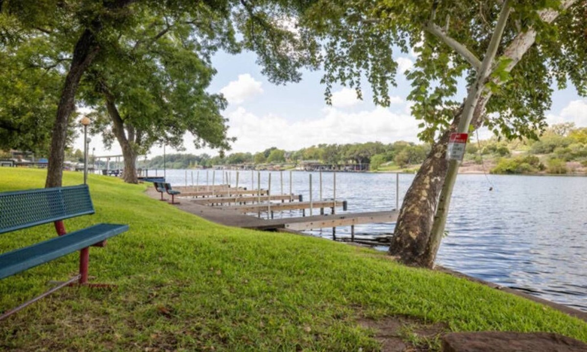 Burnet RV Rental | RV Site - Pull Through 26