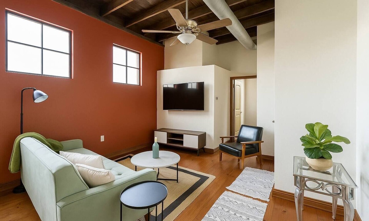 Springfield Apartment | Sleepover | Upscale 2BD/1BA - Downtown Springfield