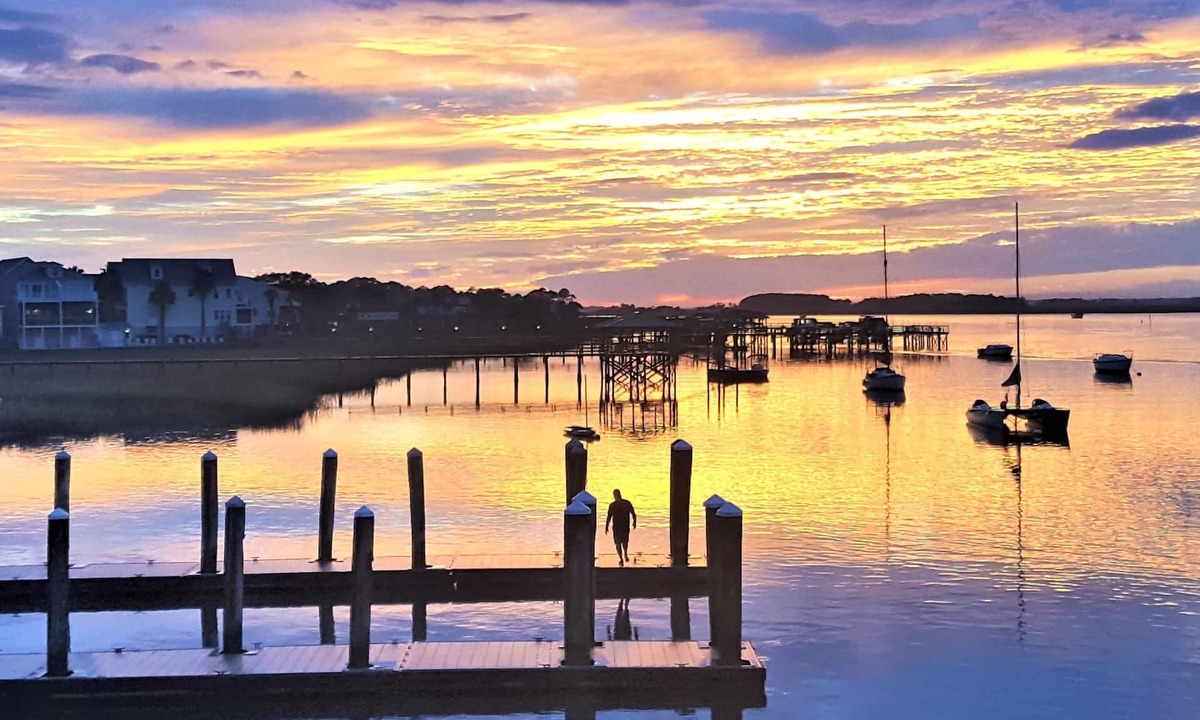 Waters Edge House | Southern Tides At Folly / On Water / 1 Block to Downtown / Walk To Beach / Pool