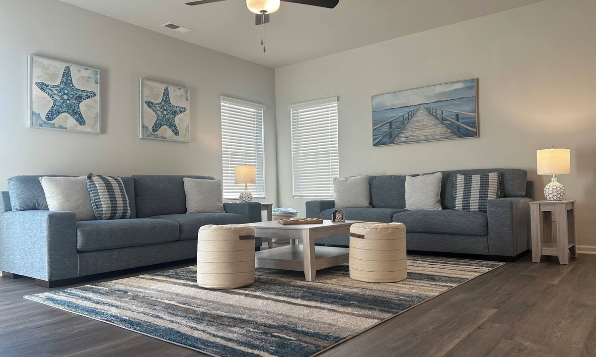 Southport House | Southport Seascape~Family-Friendly,Spacious, Near Beaches & Waterfront Dining