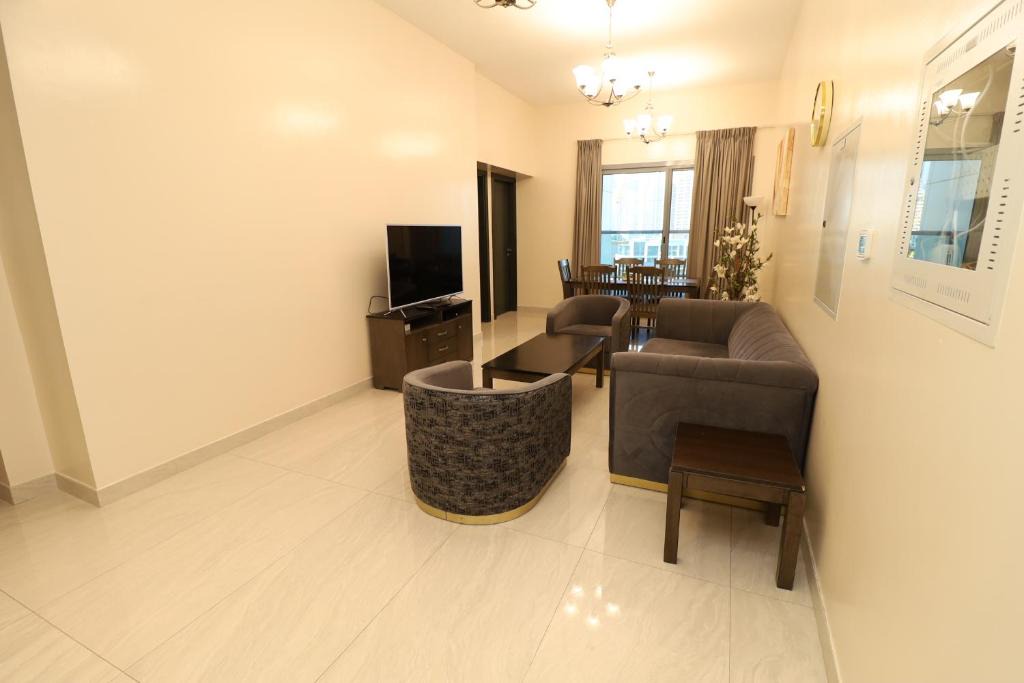 Business Bay Apartment | Spacious 4BR Skyline View Central