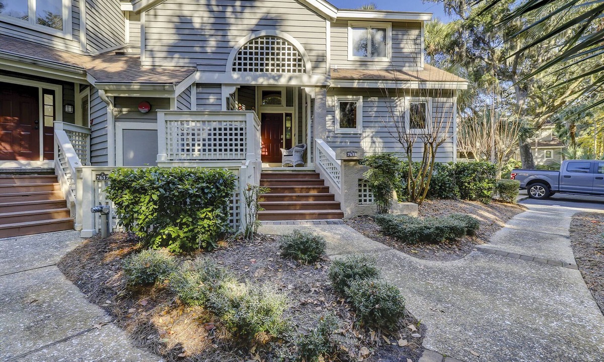 Palmetto Dunes Villa | Steps from the beach.s