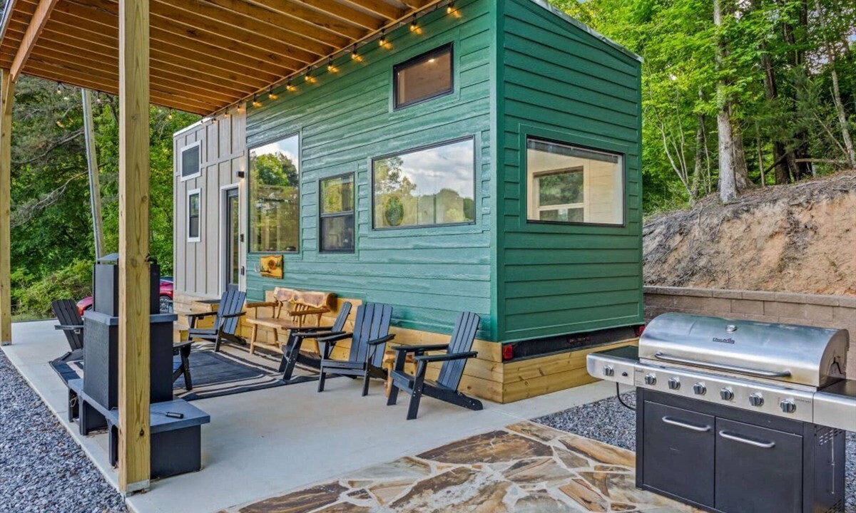 Morganton House | Still Waters- Tiny House, lake, fishing, kayaking