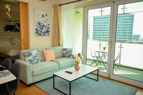 Al Raha Beach Apartment | Stylish 1BR Retreat - Al Muneera Stay