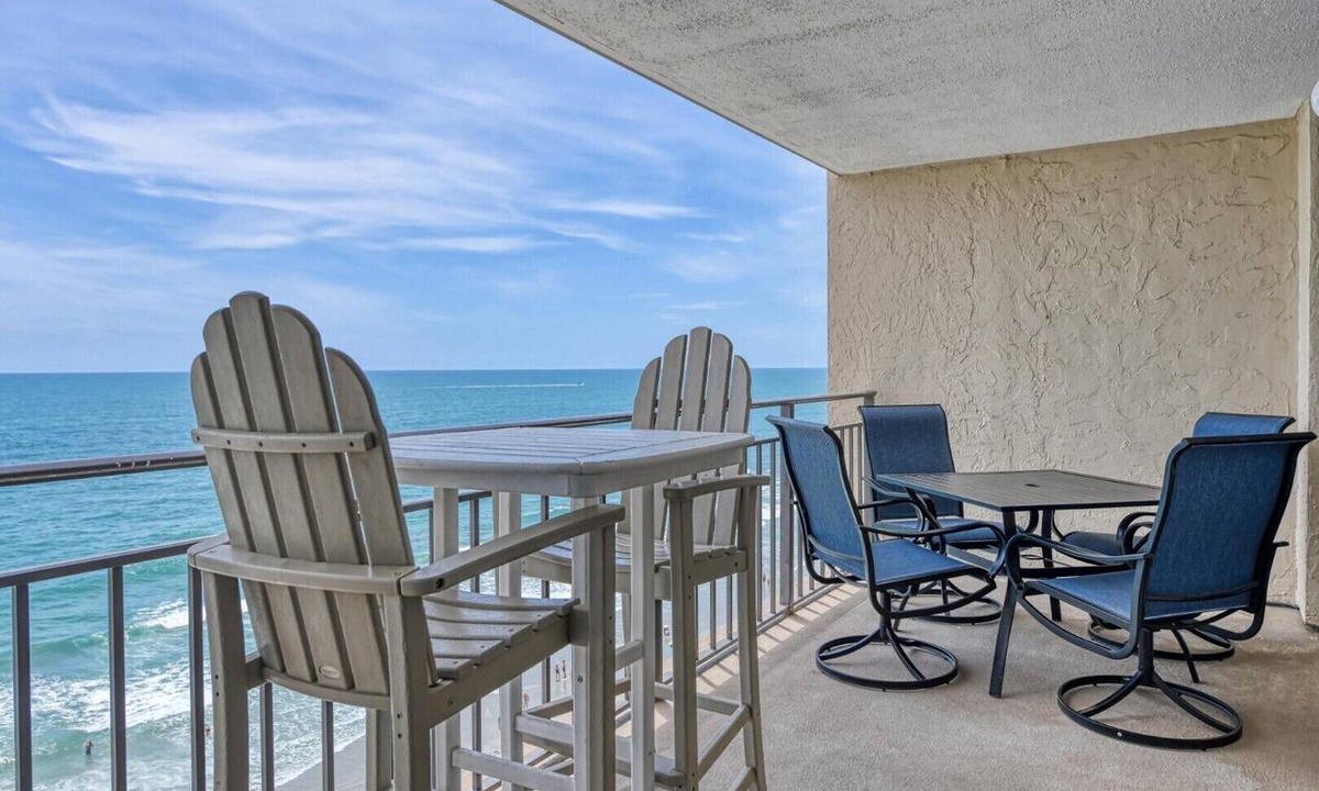 Garden City Condo | Surf Master 910 Beautifully Renovated 2-Bedroom Oceanfront Condo