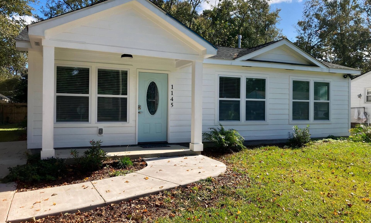 Hanahan House | The Dreamy Dickson Retreat!