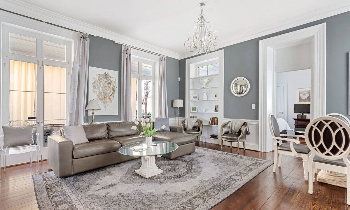 Charleston Historic District Apartment | The Elegance | An Architectural Wonder