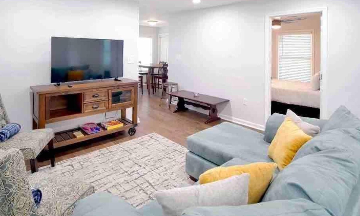 Hanahan House | The Lovely Chaucer: Modern Renovated Home