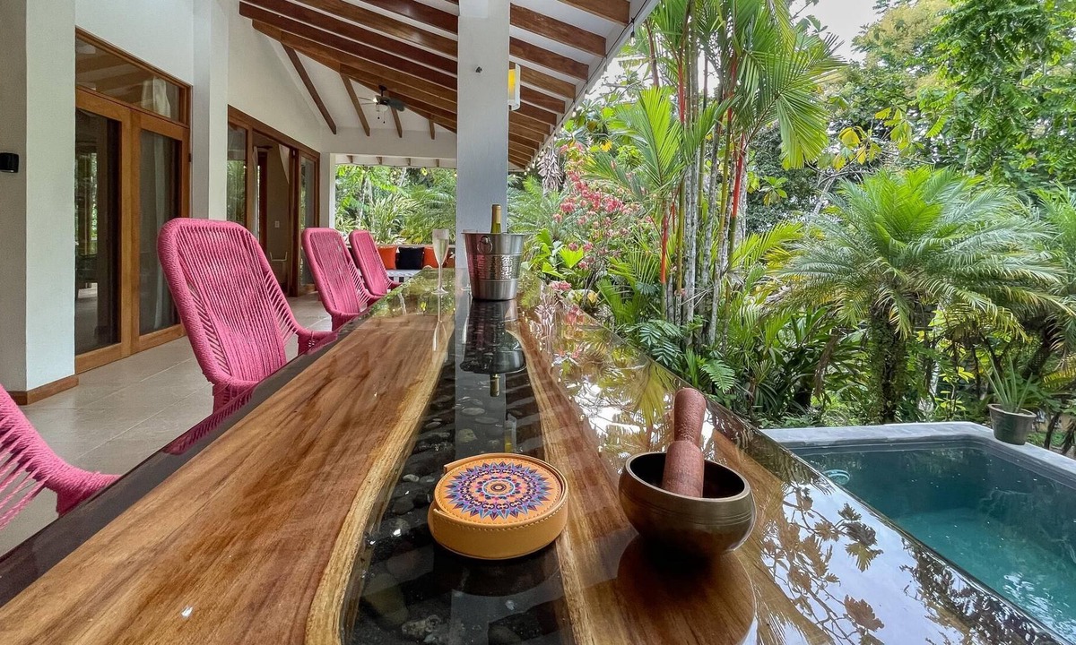 Quepos Villa | Tropical villa with private pool in Manuel Antonio