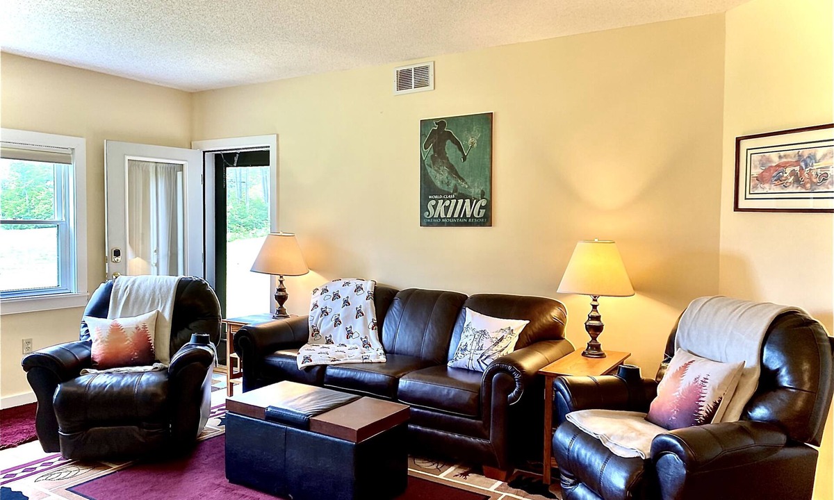 Ludlow Condo | True Ski-in/Ski-out 2-bd/2-ba Okemo Mountain Getaway. H Building First floor