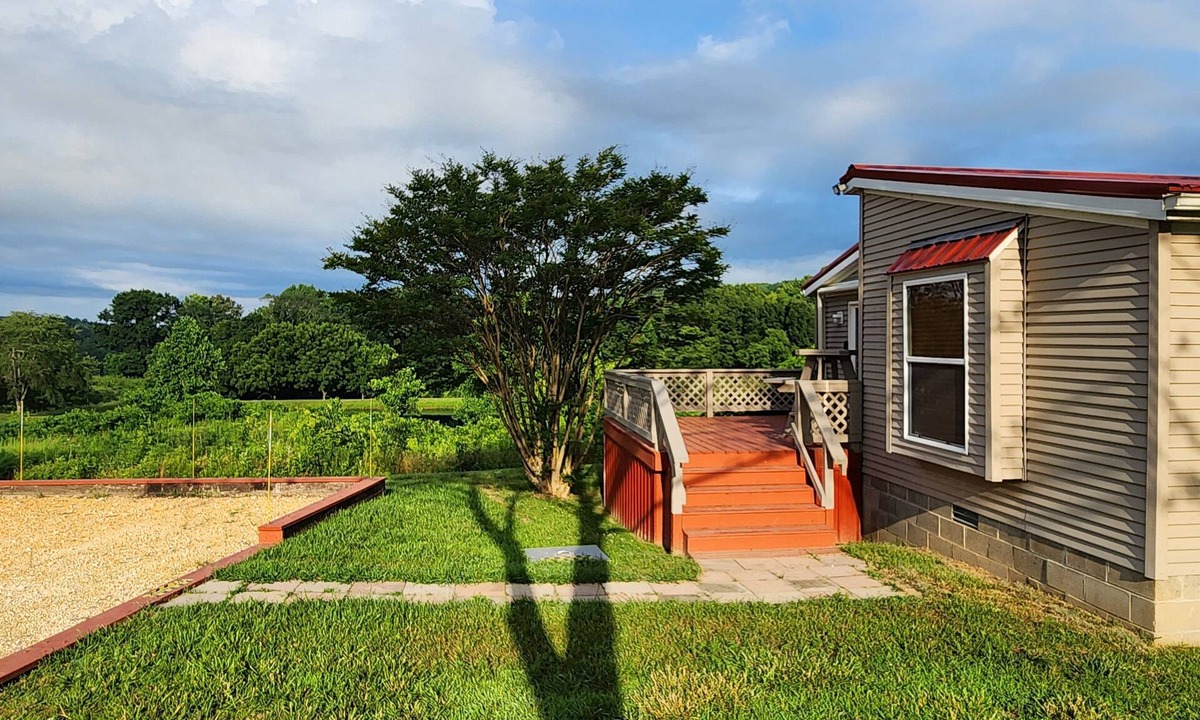 Buncombe Cottage | Two bedroom, two full bath cottage in rural Southern Illinois.