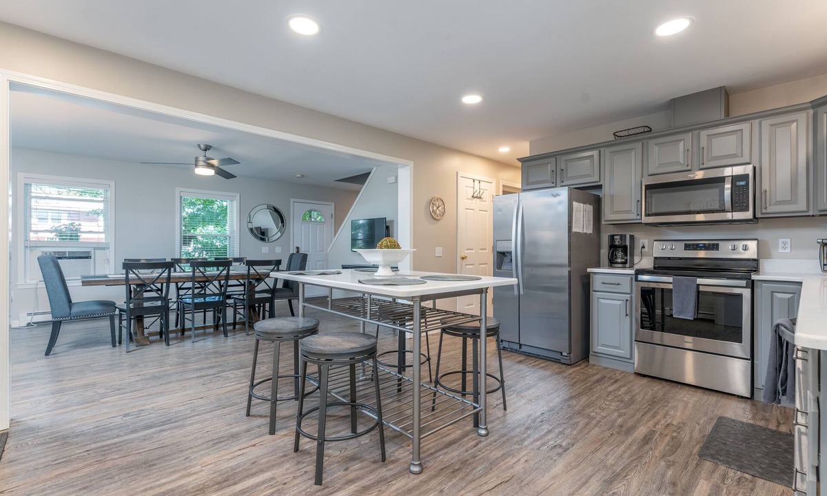 Saratoga Springs House | Updated Colonial Close To Town - Available All Year ~ Excellent Hot Tub!