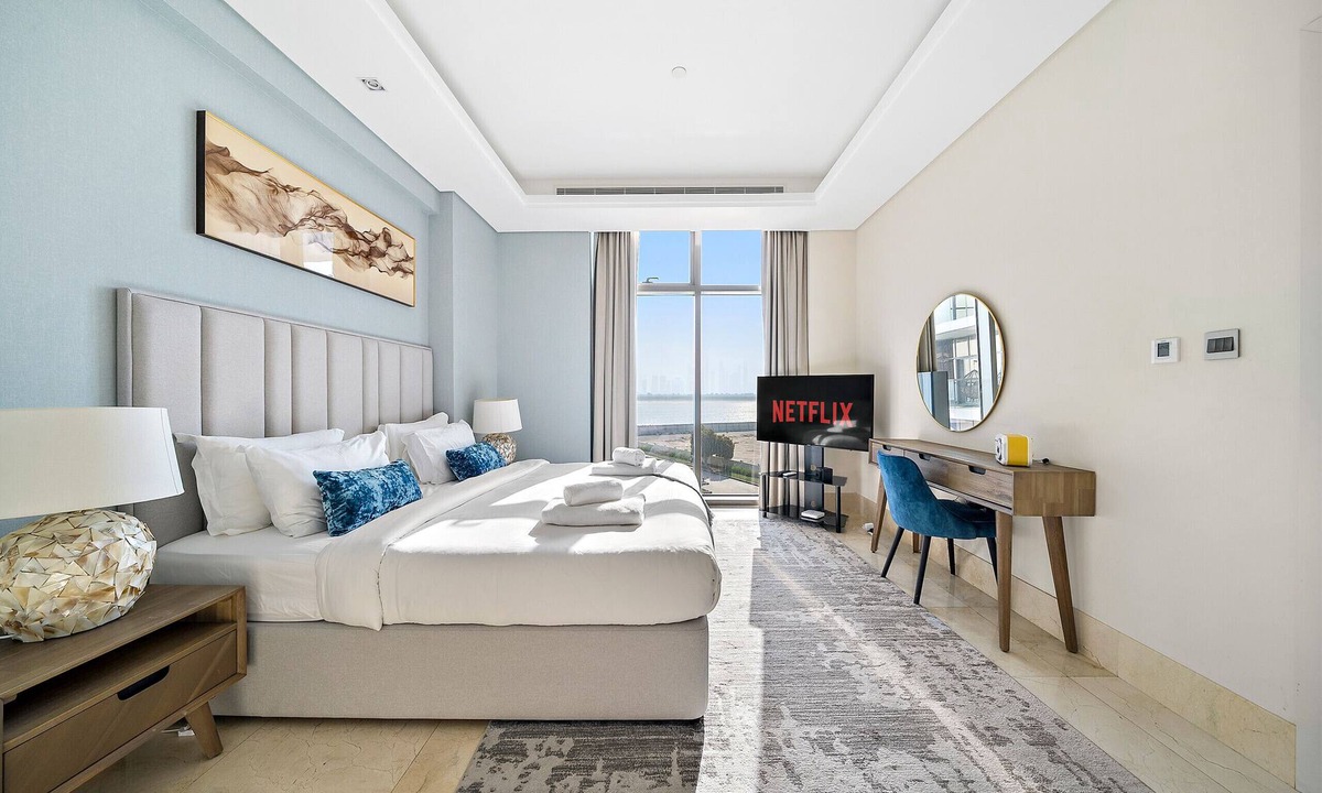Palm Jumeirah Apartment | Upscale 1 BR with beach access on Palm Jumeirah