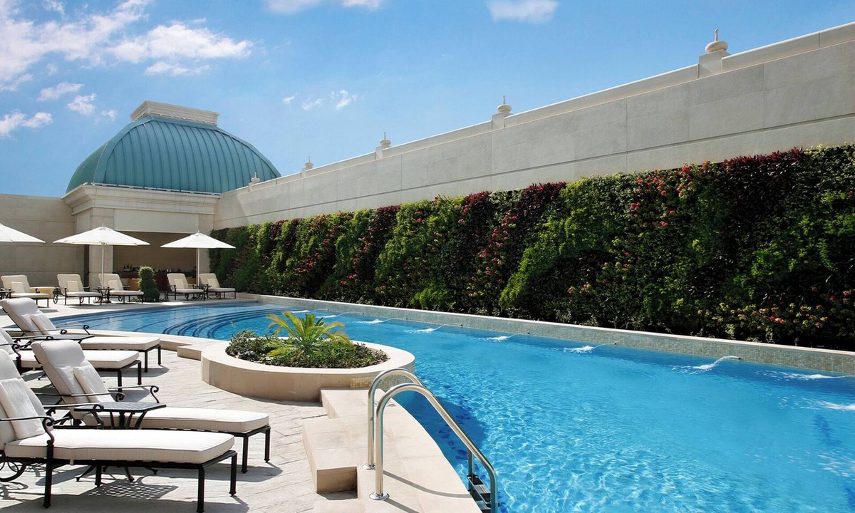 Sheikh Zayed Road Hotel | Upscale Palace Life: 1-BR Diplomat Suite in Luxurious Dubai Central