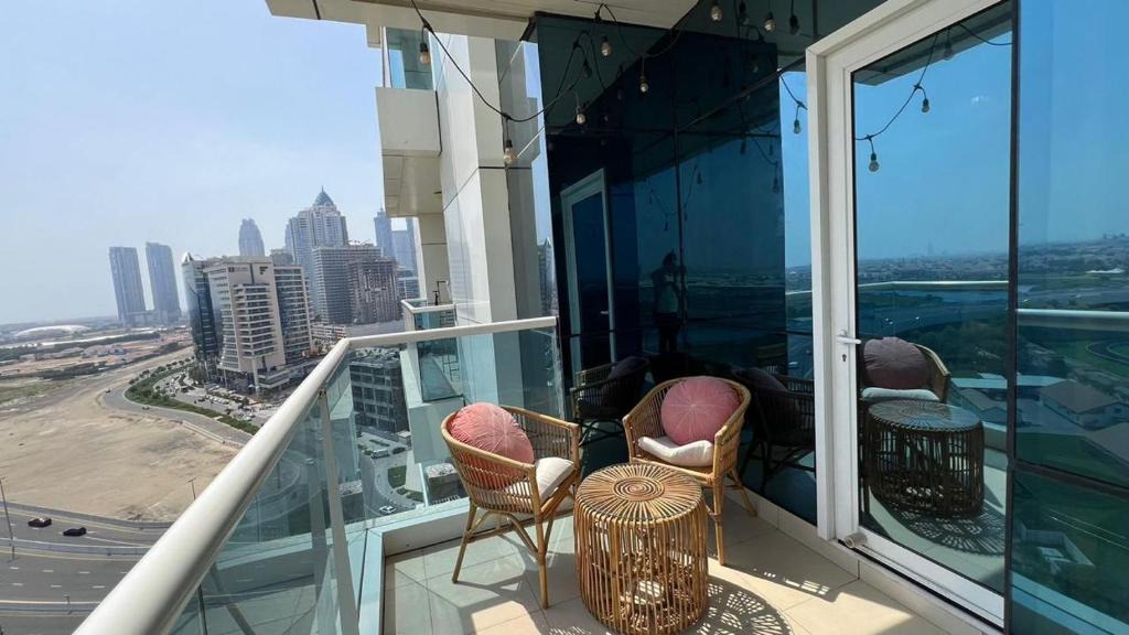 Business Bay Apartment | Venetian - Stay in Business Bay near Burj Khalifa views